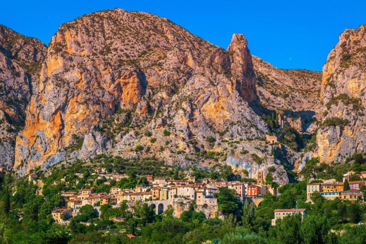 La Maison Des Collines Allemagne-en-Provence Exteriör bild